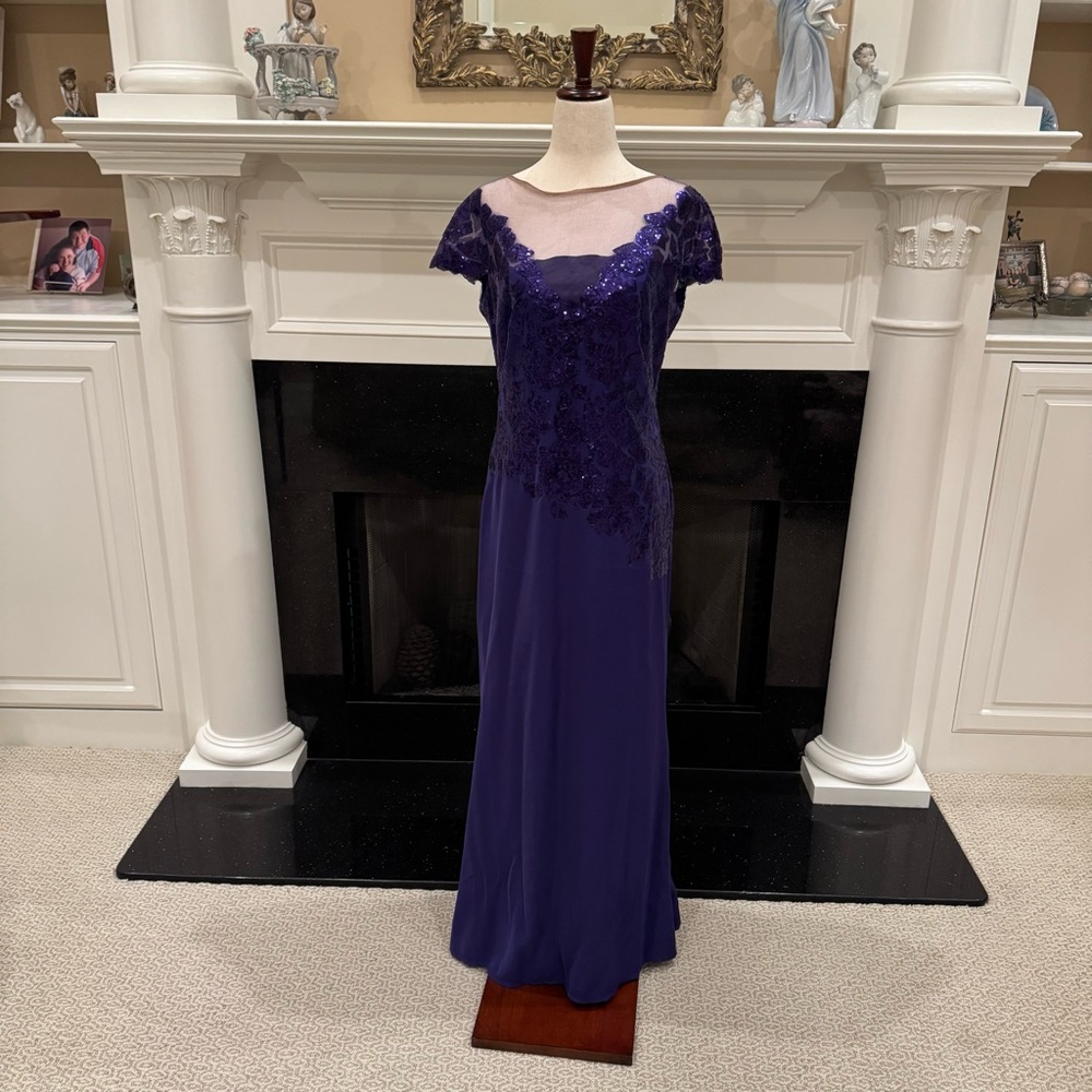 Tadashi Shoji Purple Sequin Illusion Gown – Cap Sleeve Mesh Overlay, Size 8